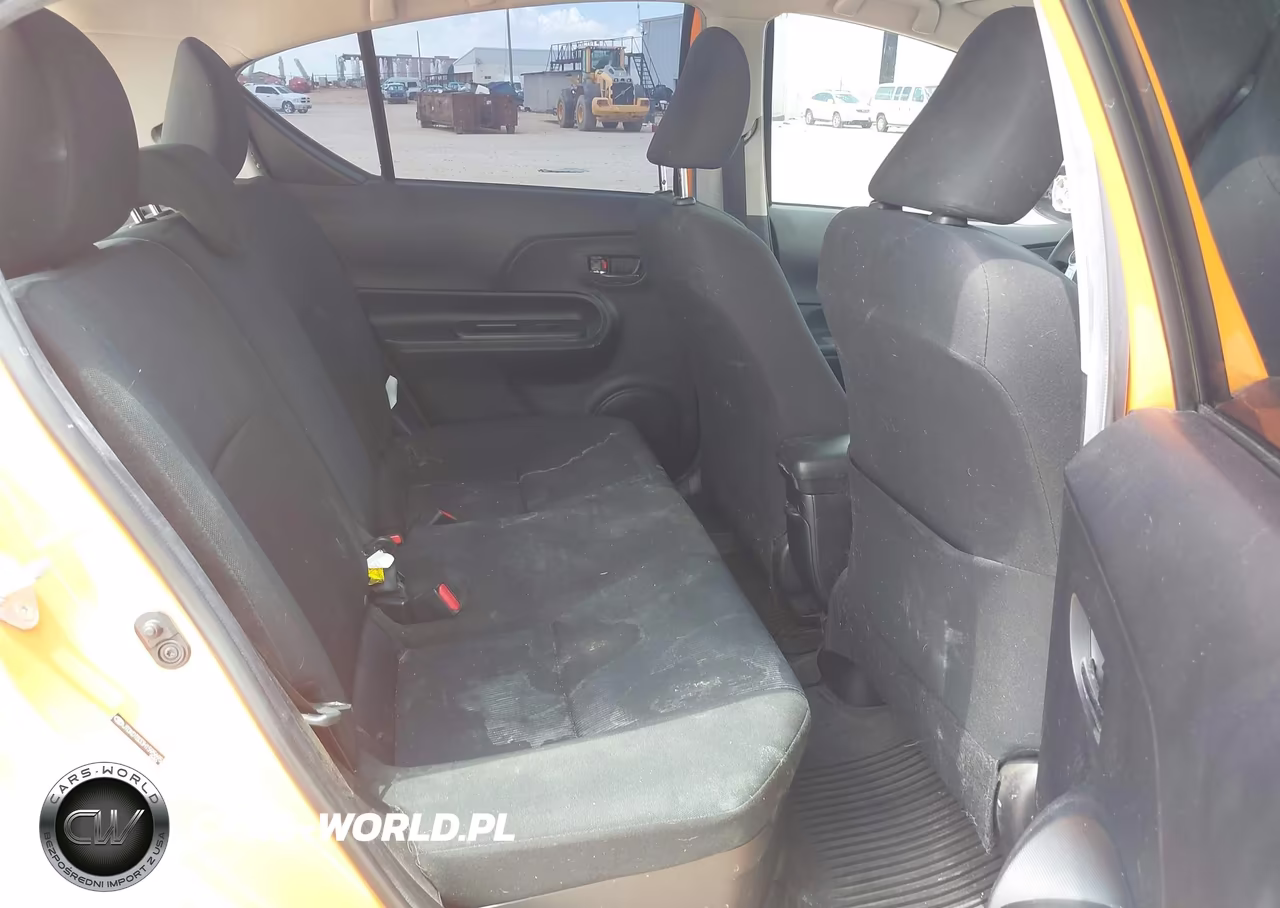 2017 Toyota Prius C Two VIN:JTDKDTB33H1595695 - 8