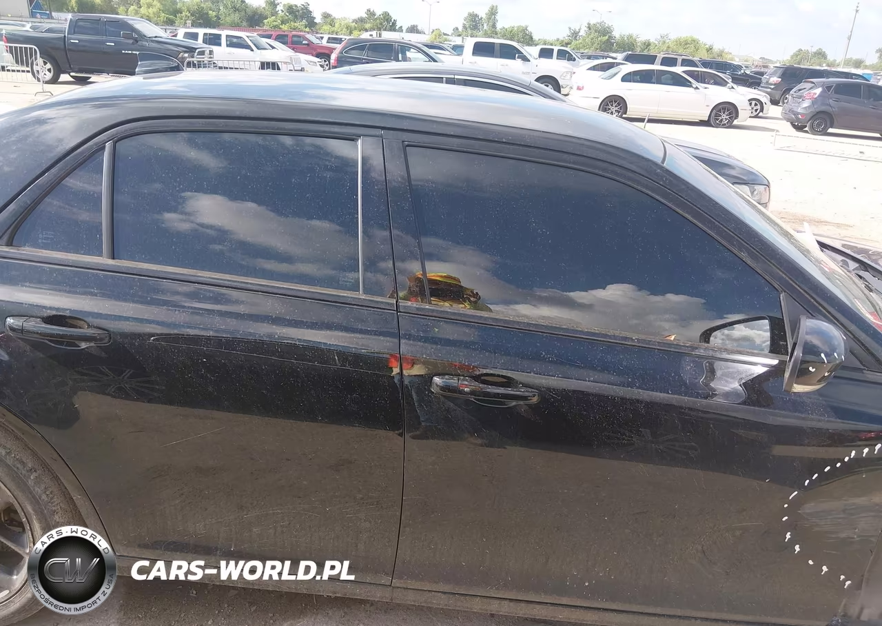 2021 Chrysler 300 300S VIN:2C3CCABG8MH520182 - 13