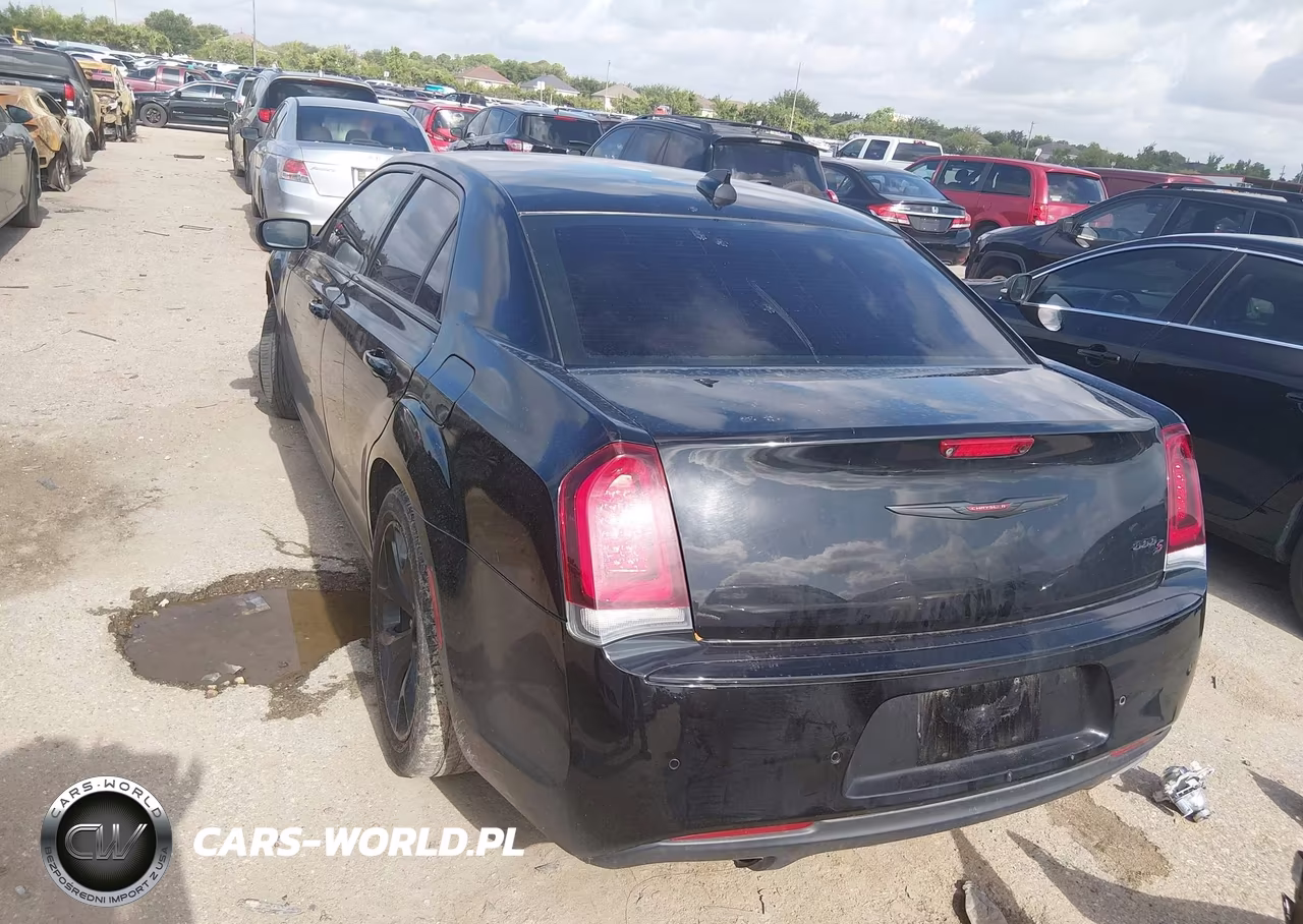 2021 Chrysler 300 300S VIN:2C3CCABG8MH520182 - 3