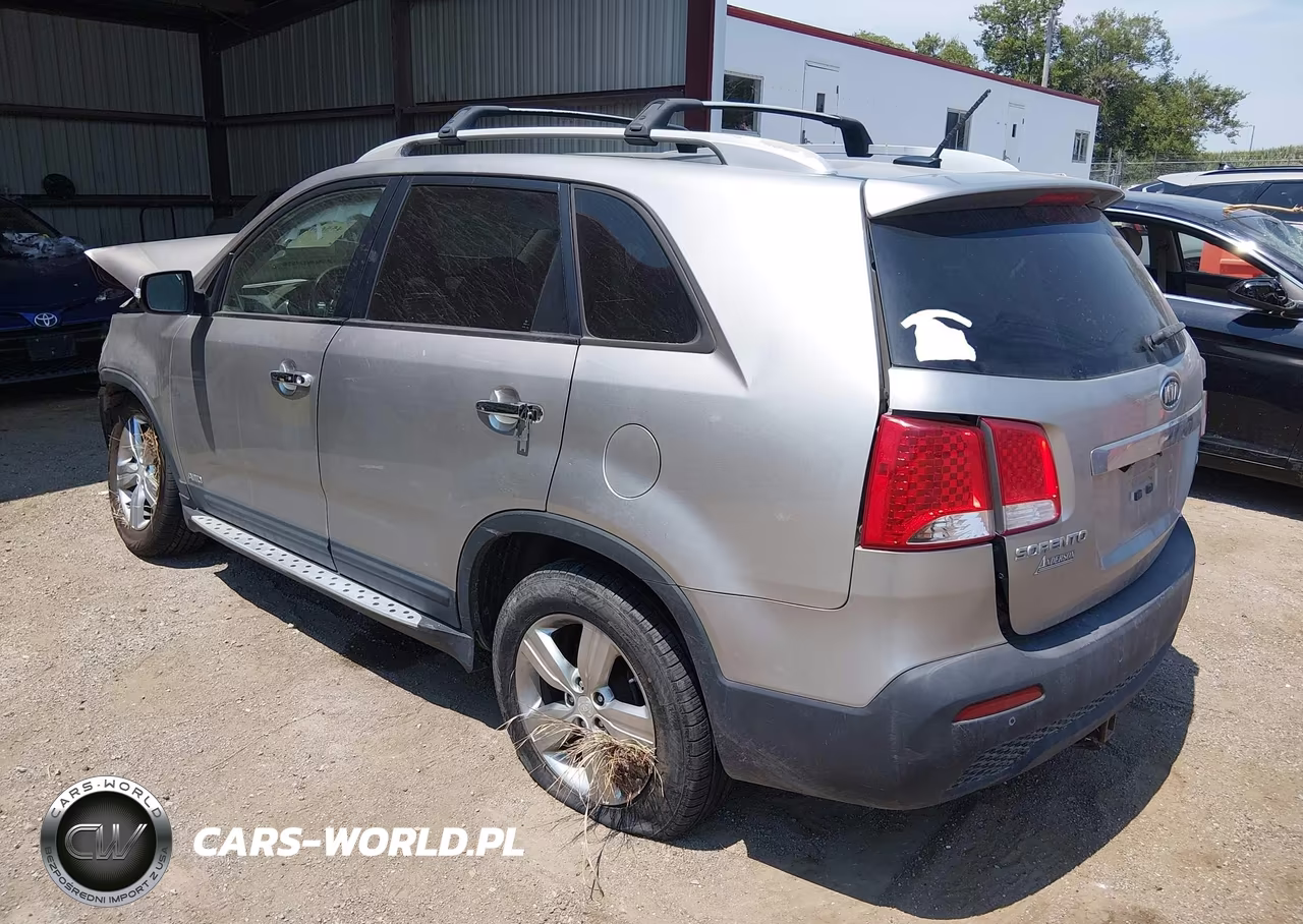 2013 Kia Sorento Ex V6 VIN:5XYKUDA23DG338822 - 3