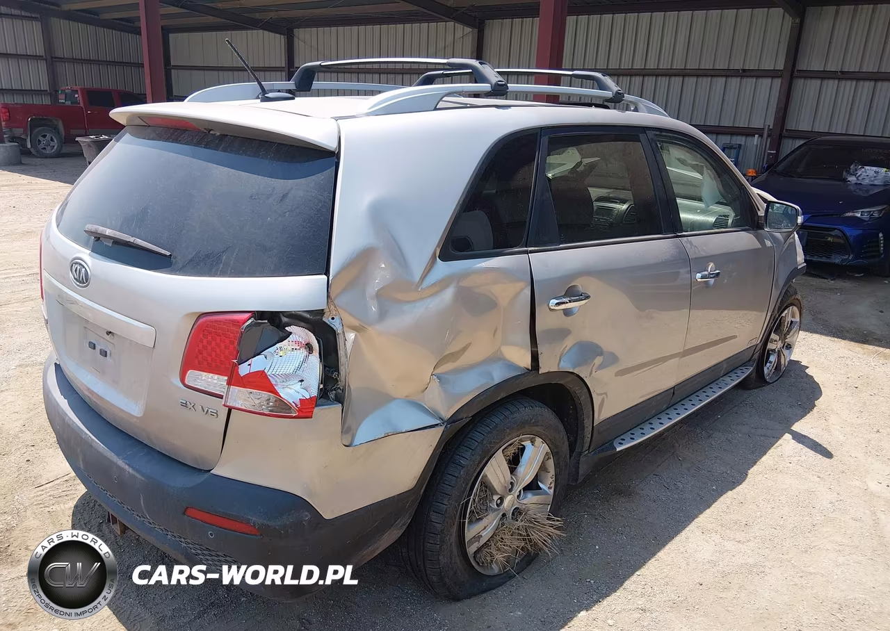 2013 Kia Sorento Ex V6 VIN:5XYKUDA23DG338822 - 4