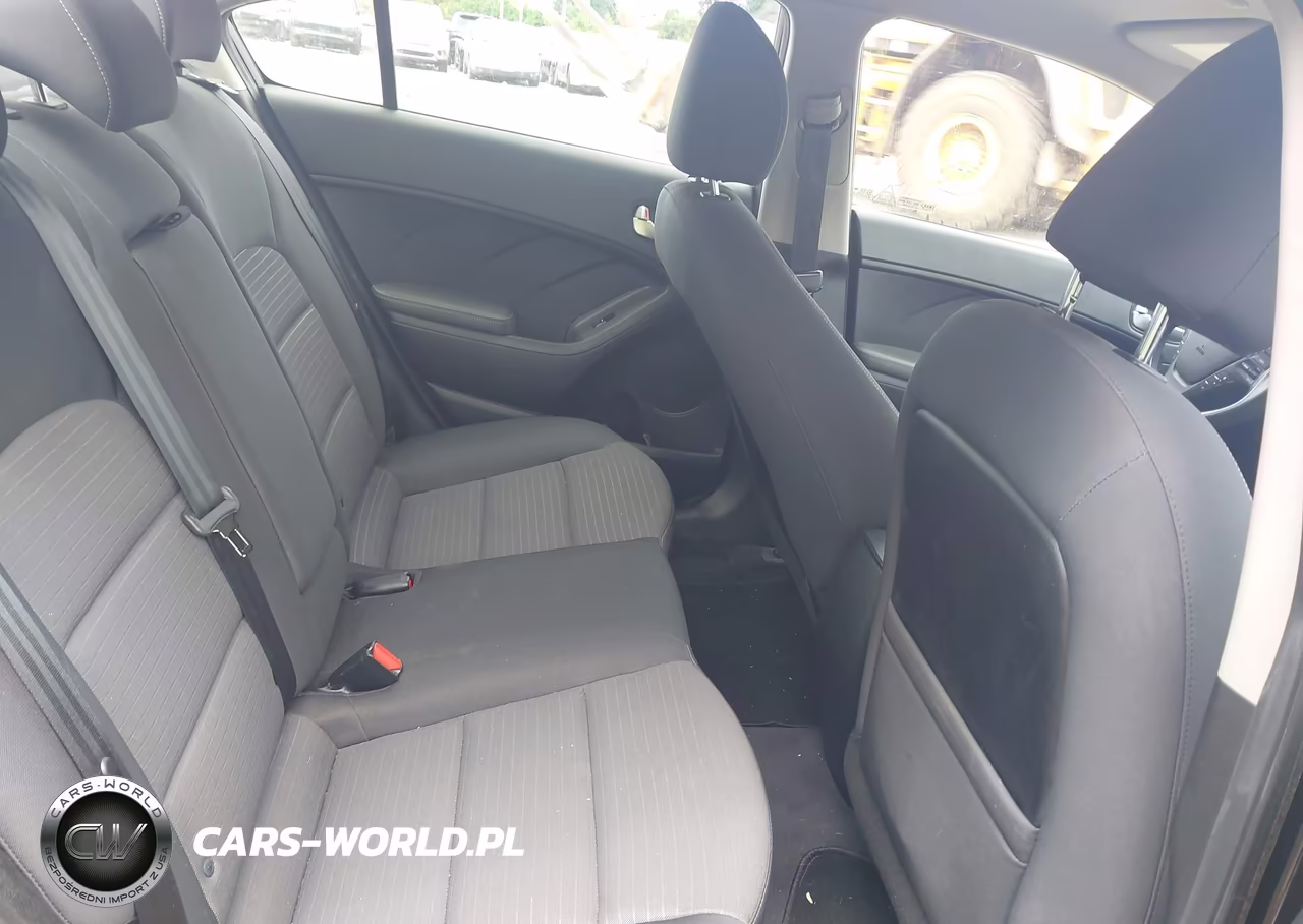 2018 Kia Forte Lx VIN:3KPFL4A71JE242616 - 8