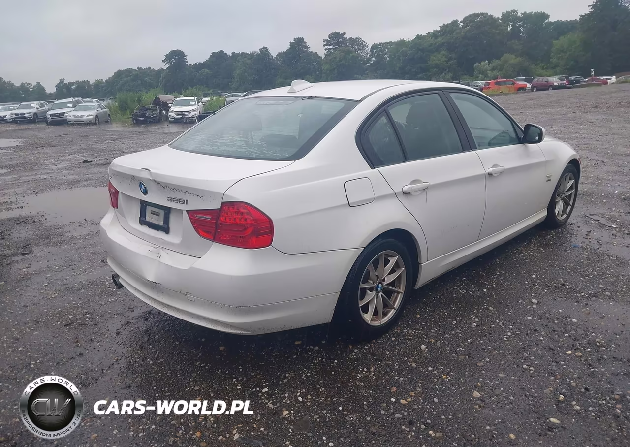2010 BMW 328I xDrive VIN:WBAPK5C55AA648648 - 4