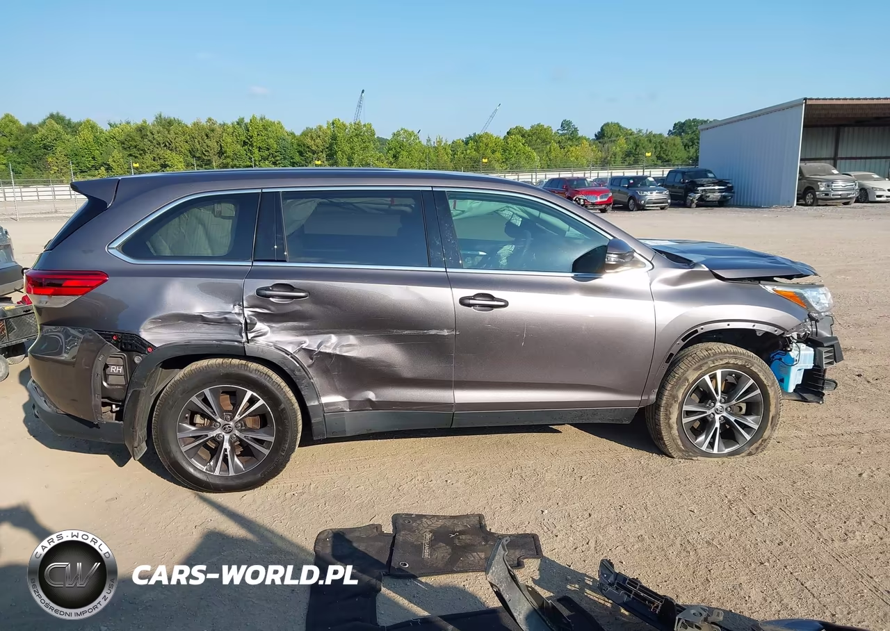 2019 Toyota Highlander Le VIN:5TDBZRFH1KS744738 - 14