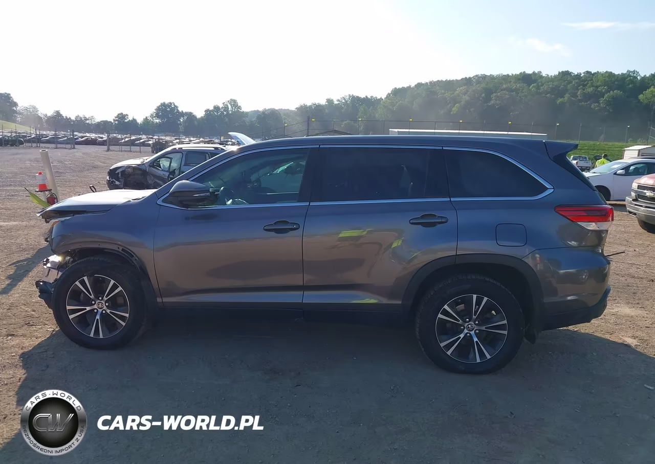 2019 Toyota Highlander Le VIN:5TDBZRFH1KS744738 - 15