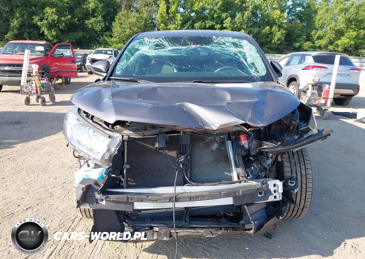 2019 Toyota Highlander Le VIN:5TDBZRFH1KS744738 - 6
