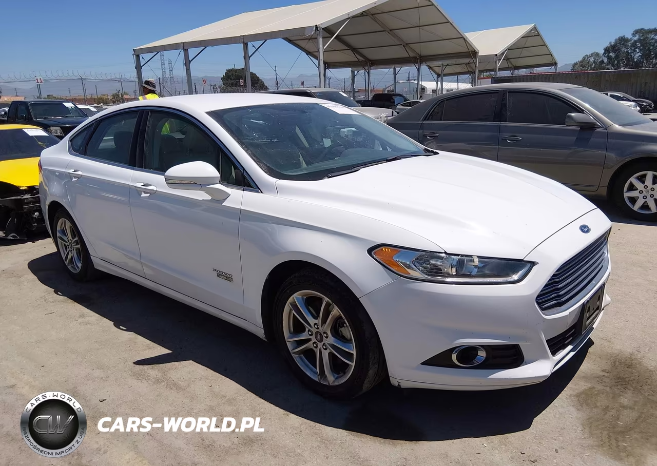 2016 Ford Fusion Energi Titanium – zdjęcie 1 z 16