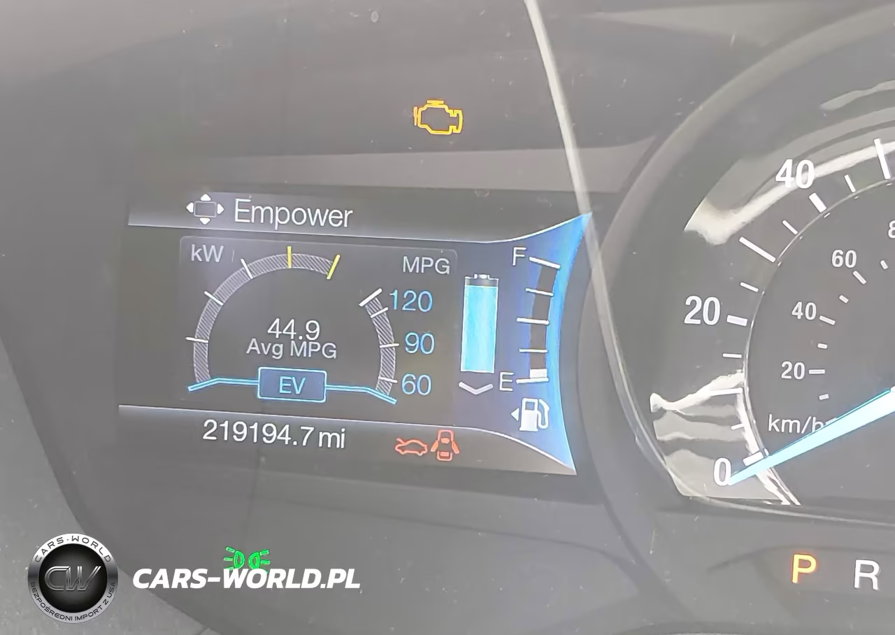 2016 Ford Fusion Energi Titanium VIN:3FA6P0SUXGR144712 - 15