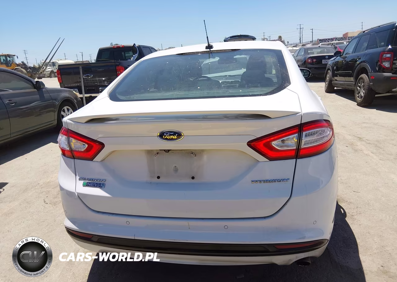 2016 Ford Fusion Energi Titanium VIN:3FA6P0SUXGR144712 - 16