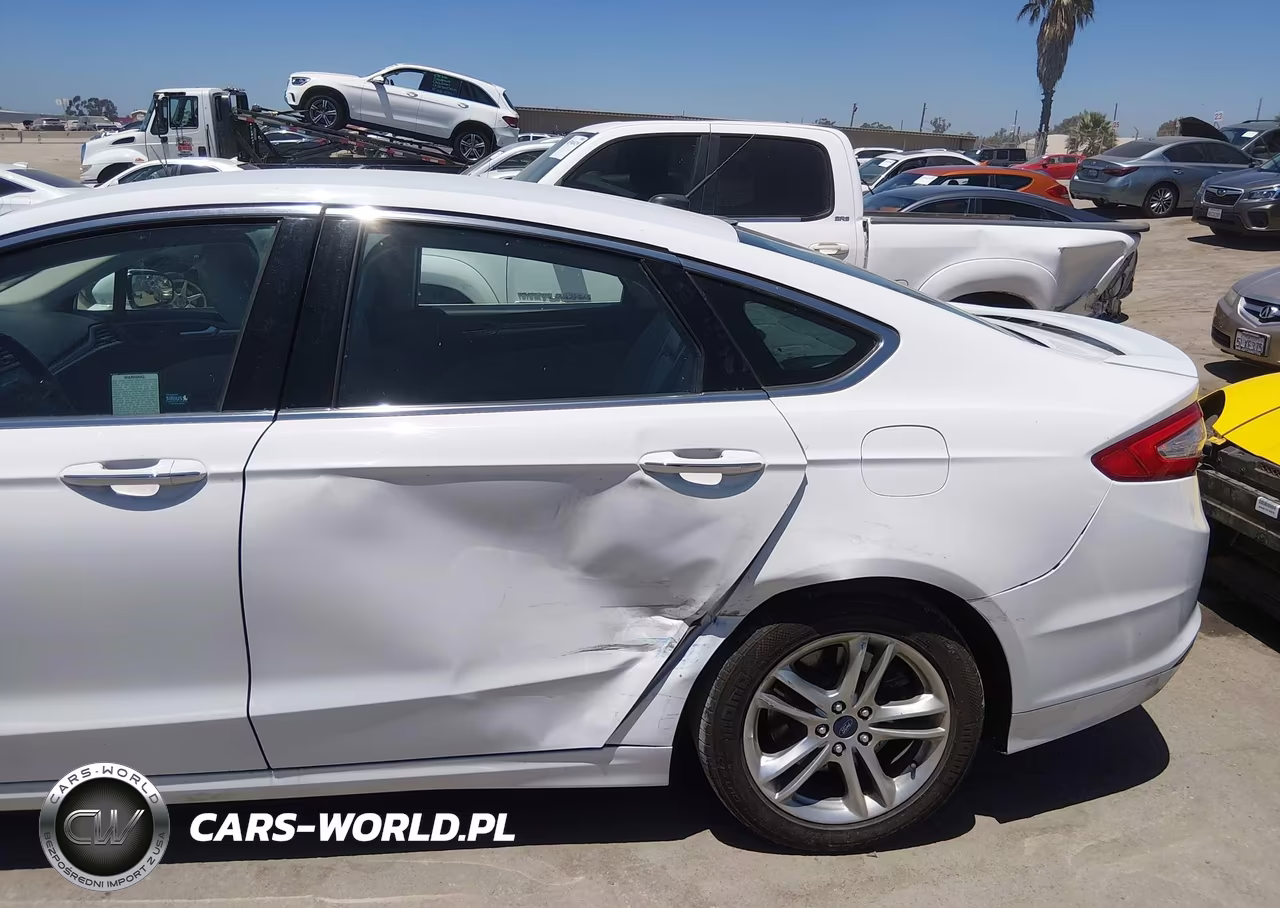 2016 Ford Fusion Energi Titanium VIN:3FA6P0SUXGR144712 - 6