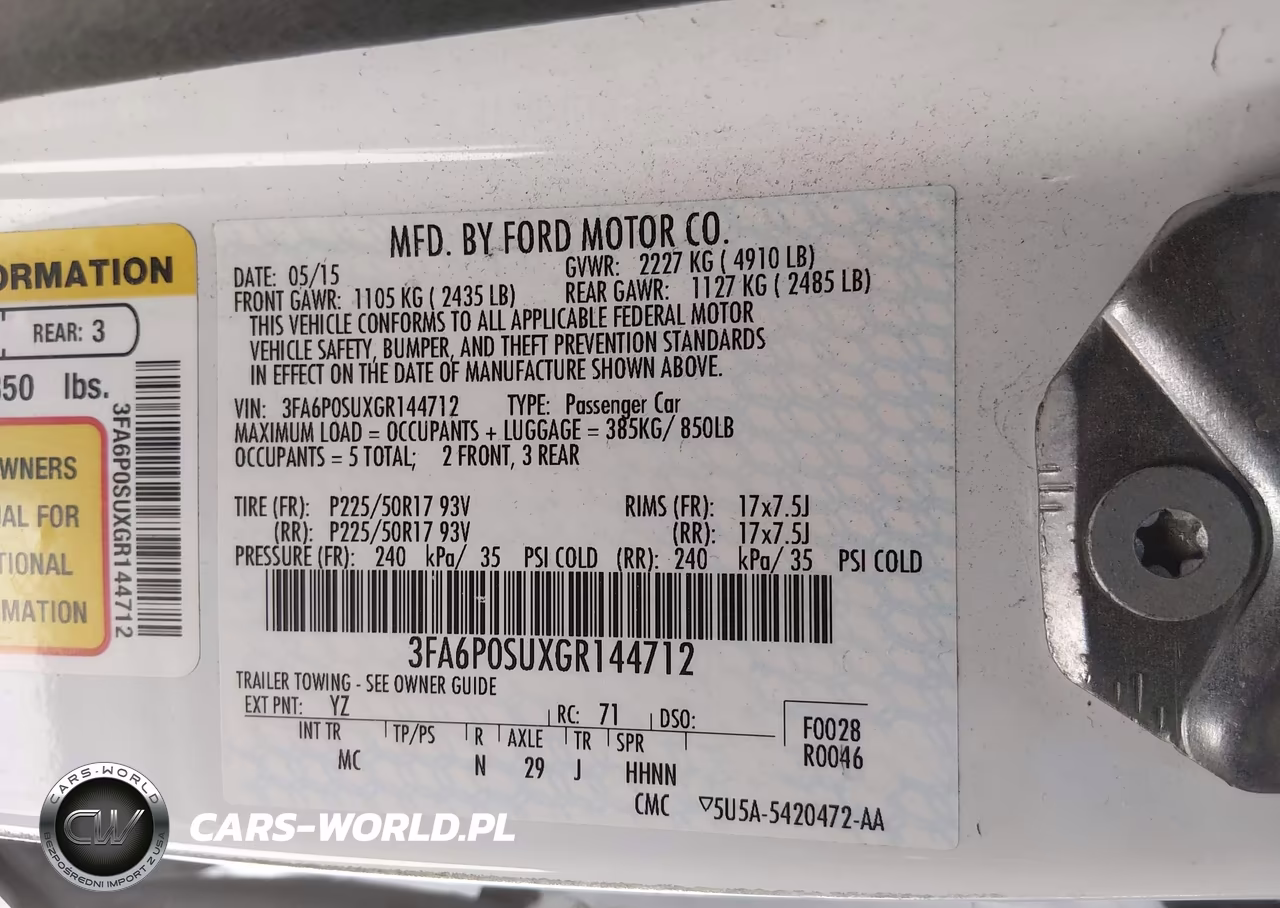 2016 Ford Fusion Energi Titanium VIN:3FA6P0SUXGR144712 - 9