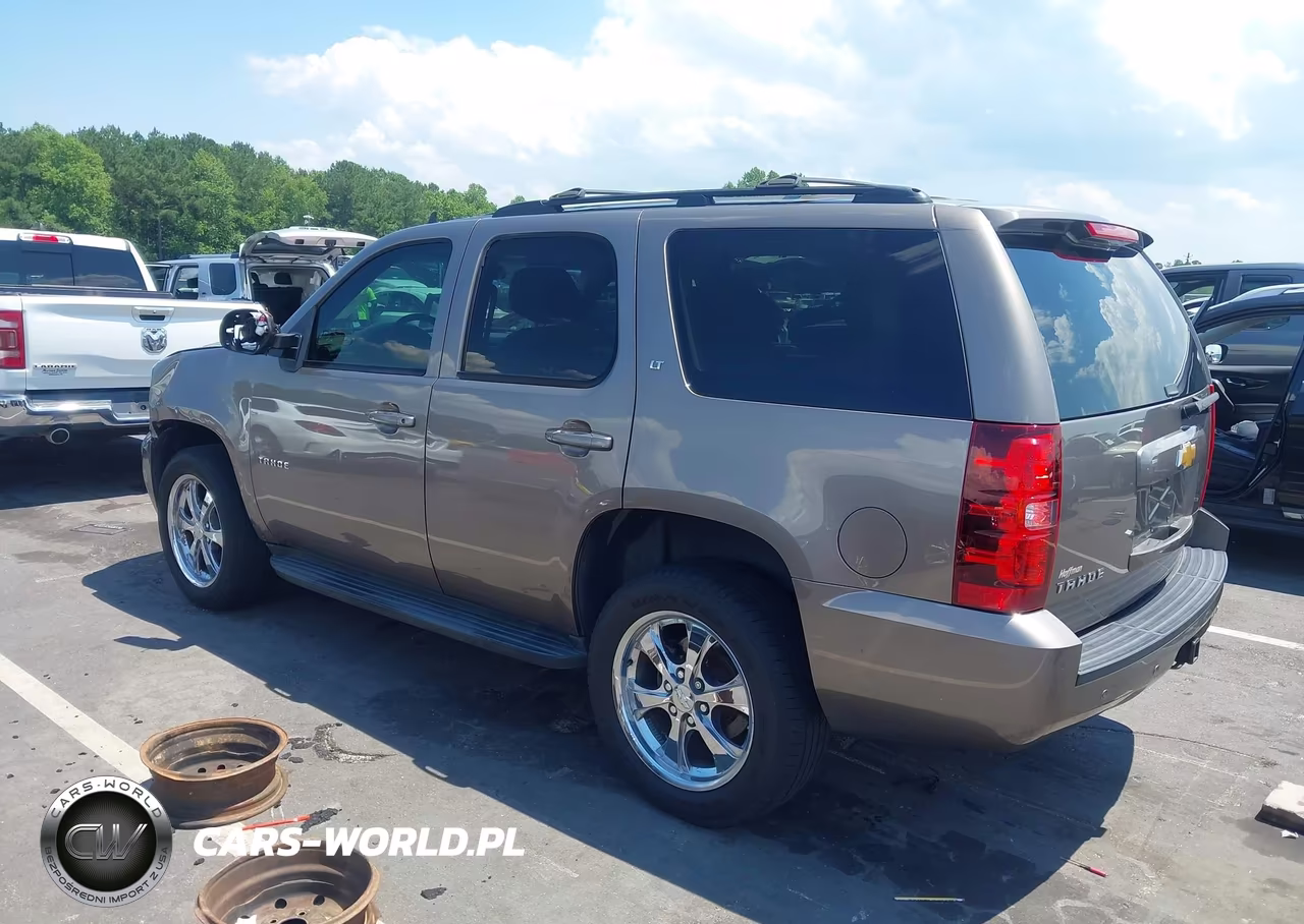 2013 Chevrolet Tahoe Lt VIN:1GNSKBE03DR133383 - 3