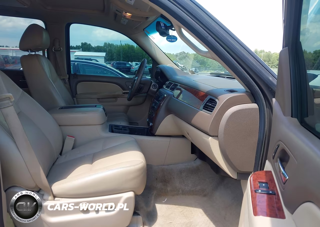 2013 Chevrolet Tahoe Lt VIN:1GNSKBE03DR133383 - 5