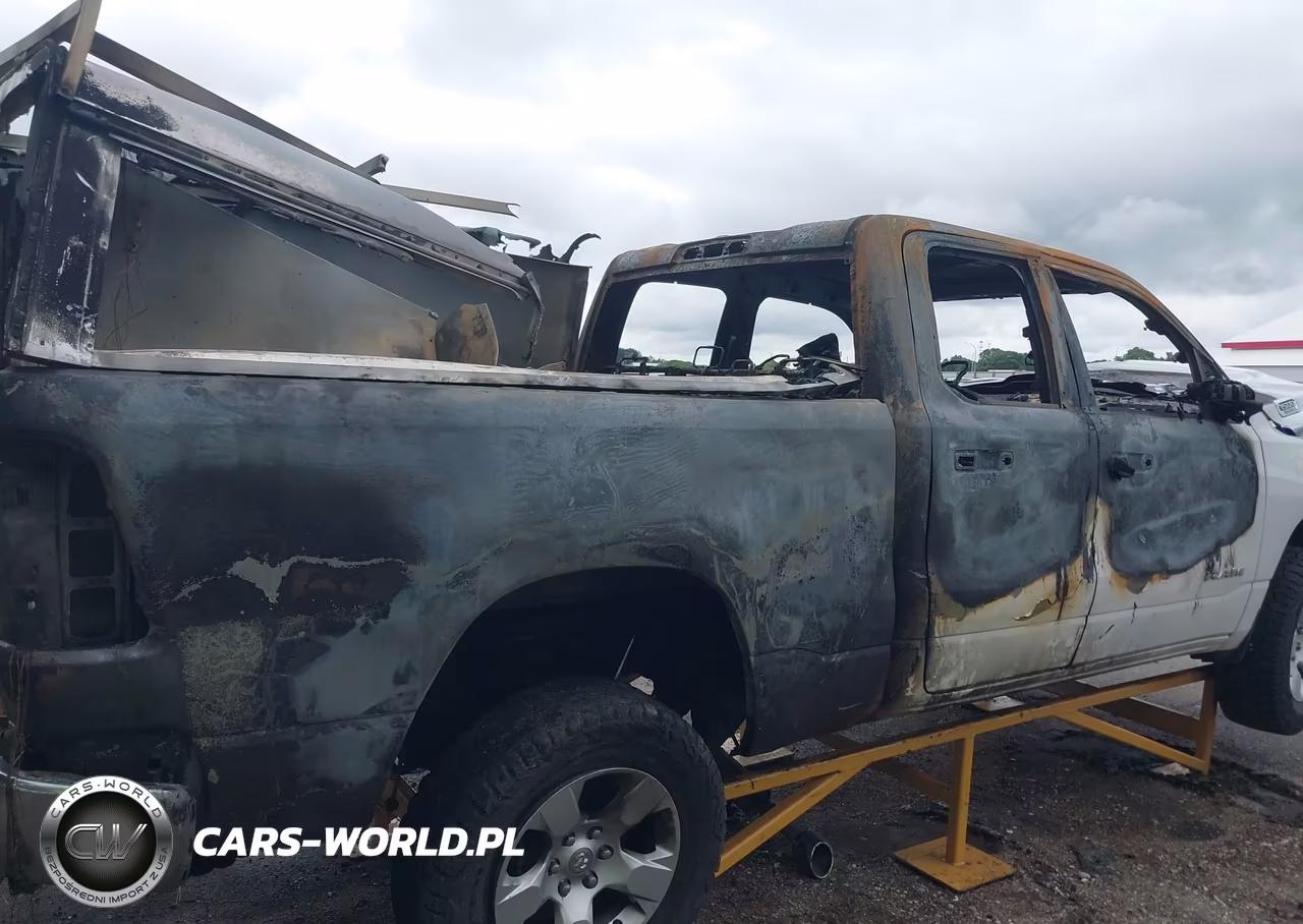 2019 Ram 1500 Big Horn-Lone Star 4X4 6'4 Box VIN:1C6SRFBT9KN883411 - 11