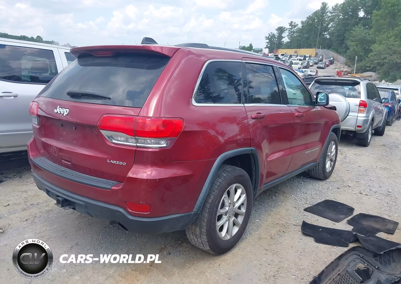 2015 Jeep Grand Cherokee Laredo VIN:1C4RJEAG3FC614738 - 4