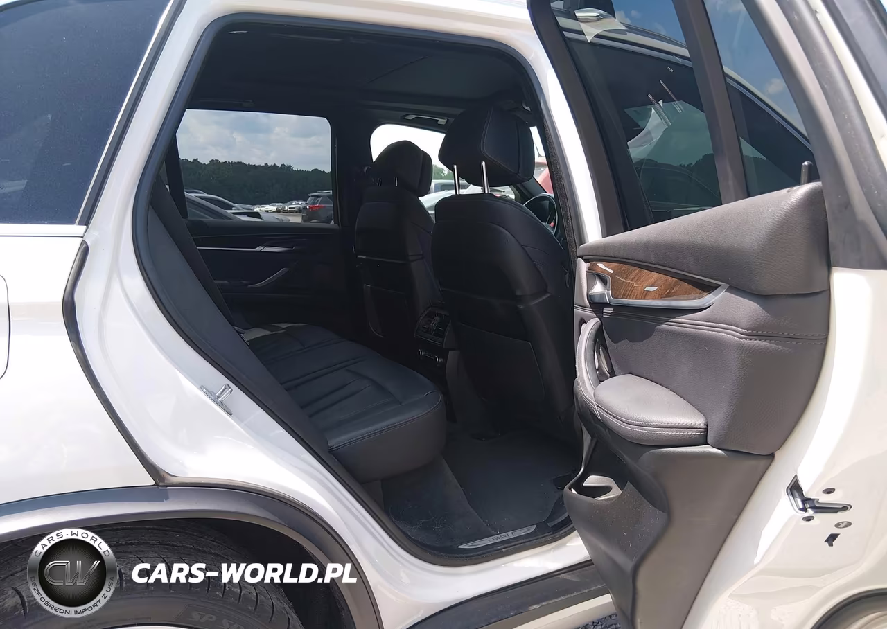 2017 BMW X5 xDrive35I VIN:5UXKR0C31H0X81402 - 8