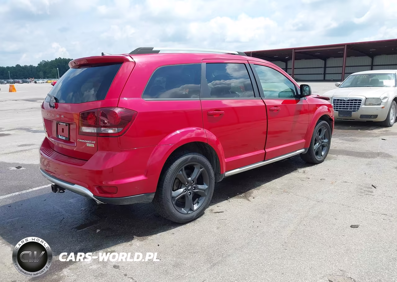 2019 Dodge Journey Crossroad VIN:3C4PDCGG4KT769789 - 4
