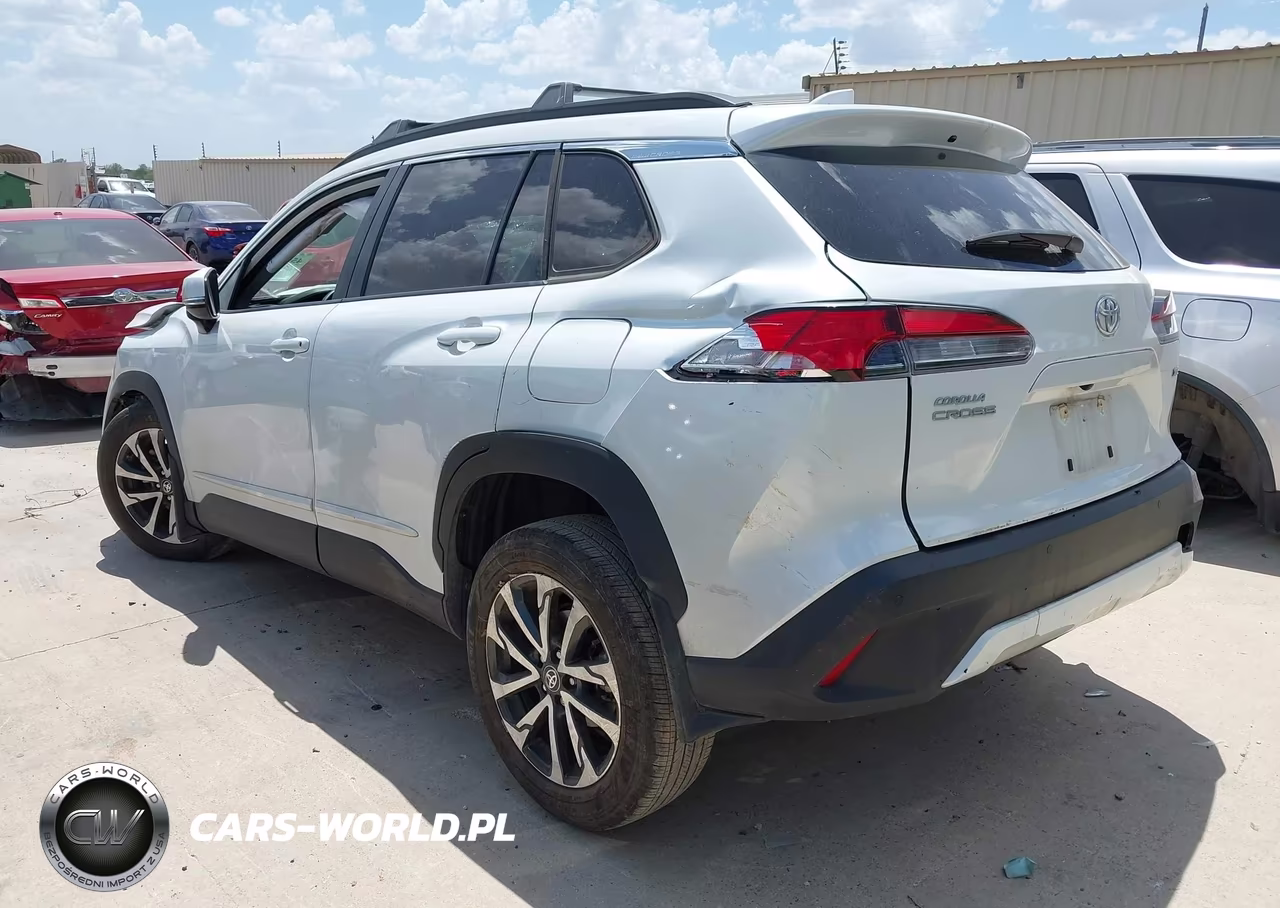 2024 Toyota Corolla Cross Xle VIN:7MUDAAAG1RV103296 - 3