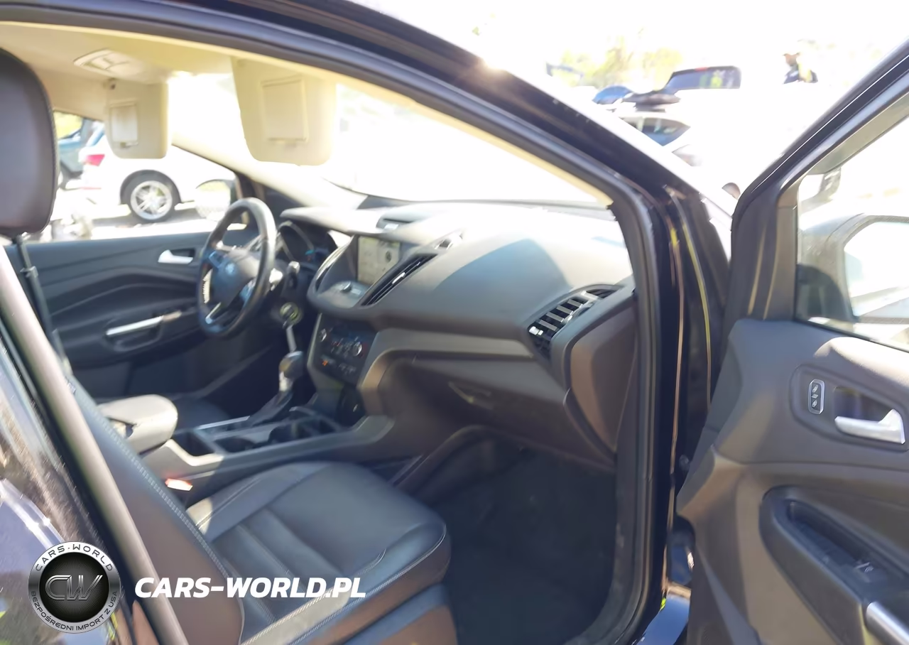 2017 Ford Escape Se VIN:1FMCU0GD4HUC33230 - 5