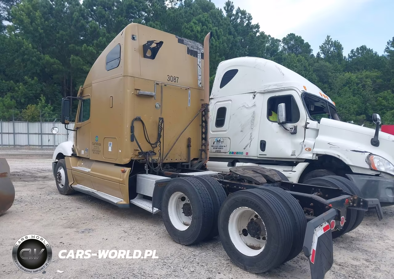 2011 Freightliner Conventional Columbia VIN:1FUJA6DR4BDAS5245 - 3