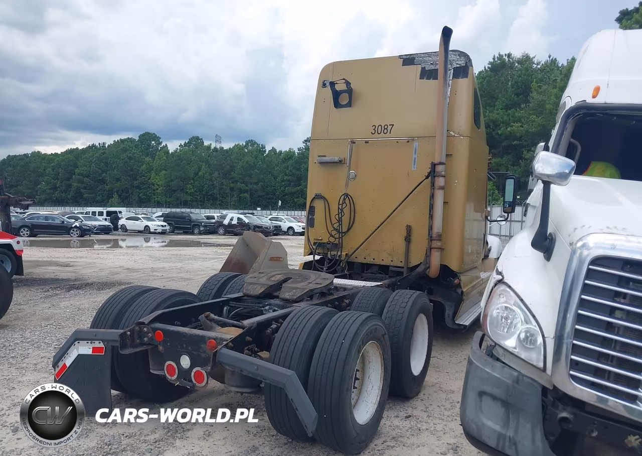 2011 Freightliner Conventional Columbia VIN:1FUJA6DR4BDAS5245 - 4