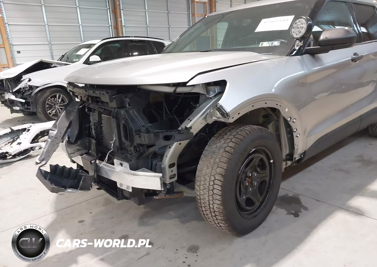 2023 Ford Police Interceptor Utility VIN:1FM5K8AB4PGB11985 - 18