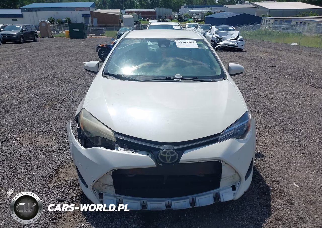 2017 Toyota Corolla Le VIN:5YFBURHE8HP646440 - 12