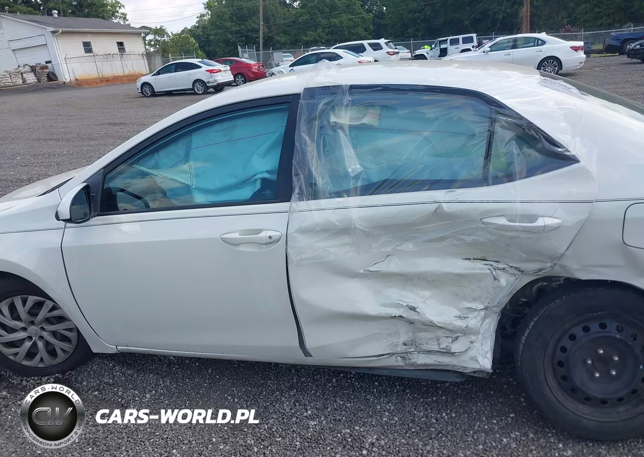 2017 Toyota Corolla Le VIN:5YFBURHE8HP646440 - 14