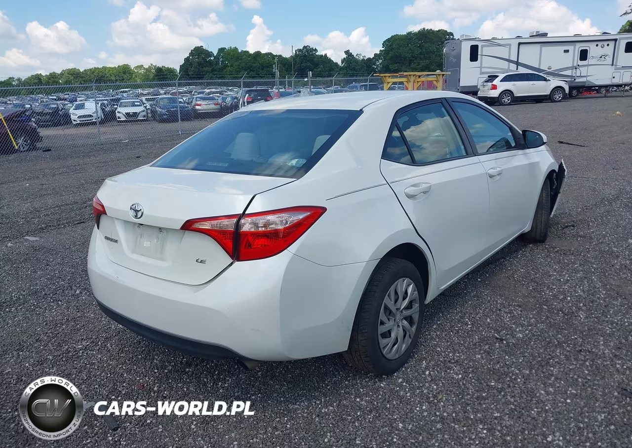 2017 Toyota Corolla Le VIN:5YFBURHE8HP646440 - 4