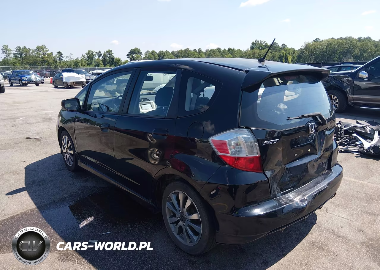 2012 Honda Fit Sport VIN:JHMGE8H65CC042205 - 3
