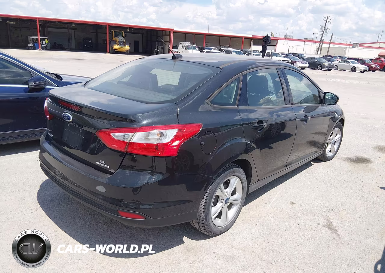 2013 Ford Focus Se VIN:1FADP3F25DL220378 - 4