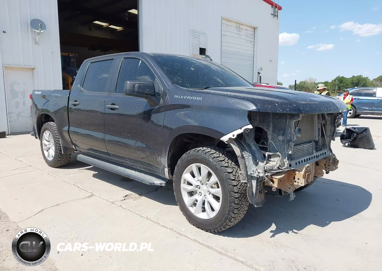 2022 Chevrolet Silverado 1500 4Wd Short Bed Custom – zdjęcie 1 z 17