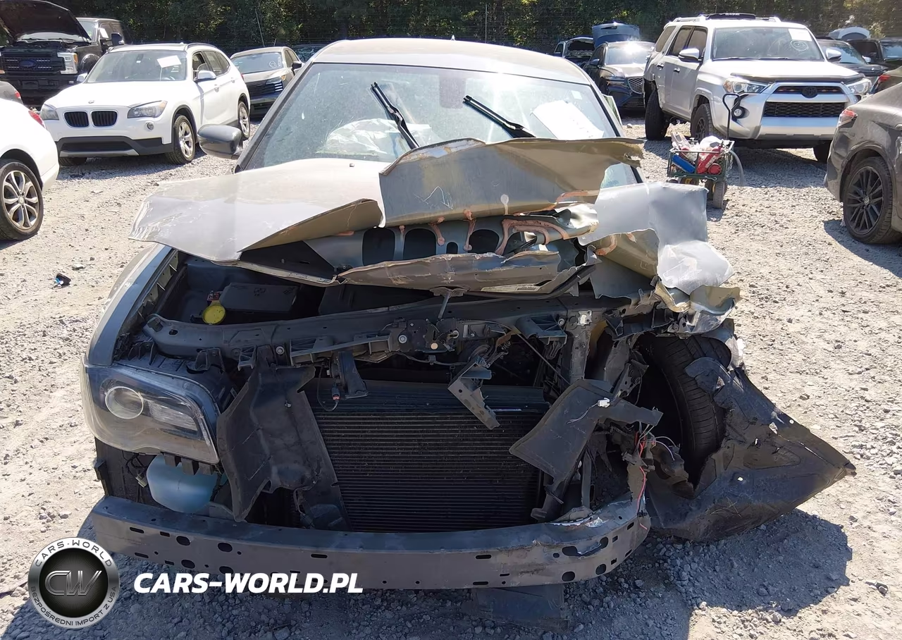 2019 Chrysler 300 300S VIN:2C3CCABG3KH533435 - 11