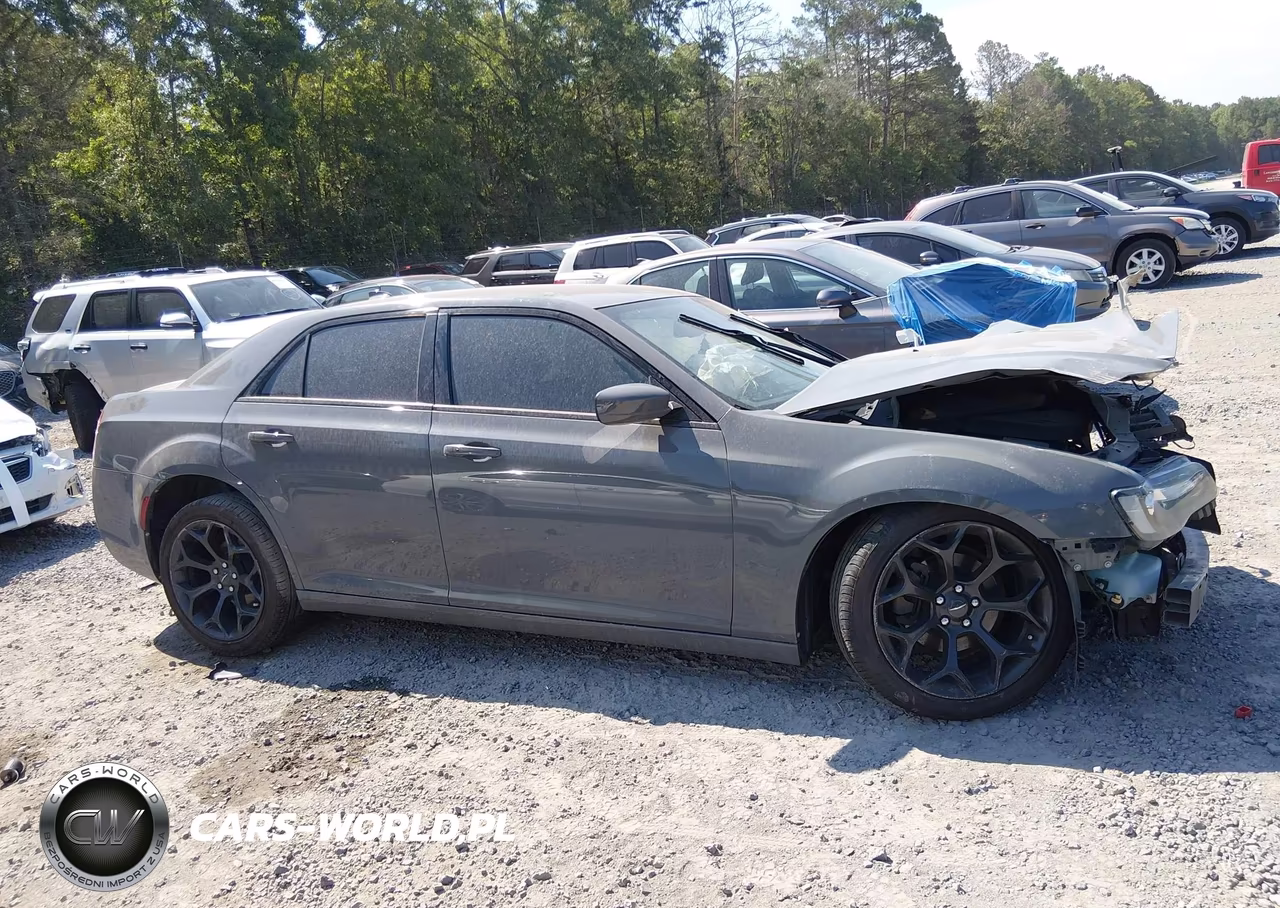 2019 Chrysler 300 300S VIN:2C3CCABG3KH533435 - 12