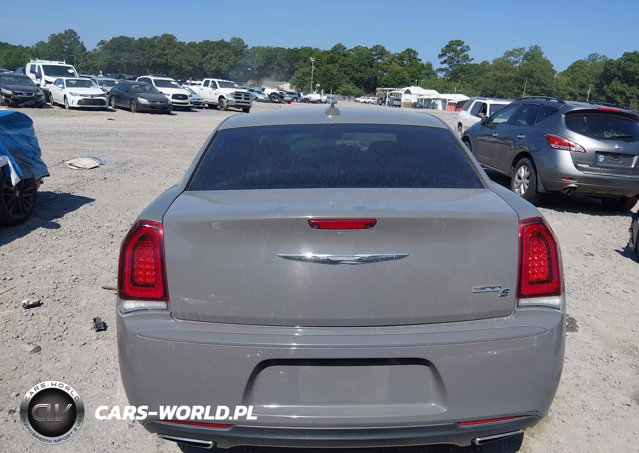 2019 Chrysler 300 300S VIN:2C3CCABG3KH533435 - 15