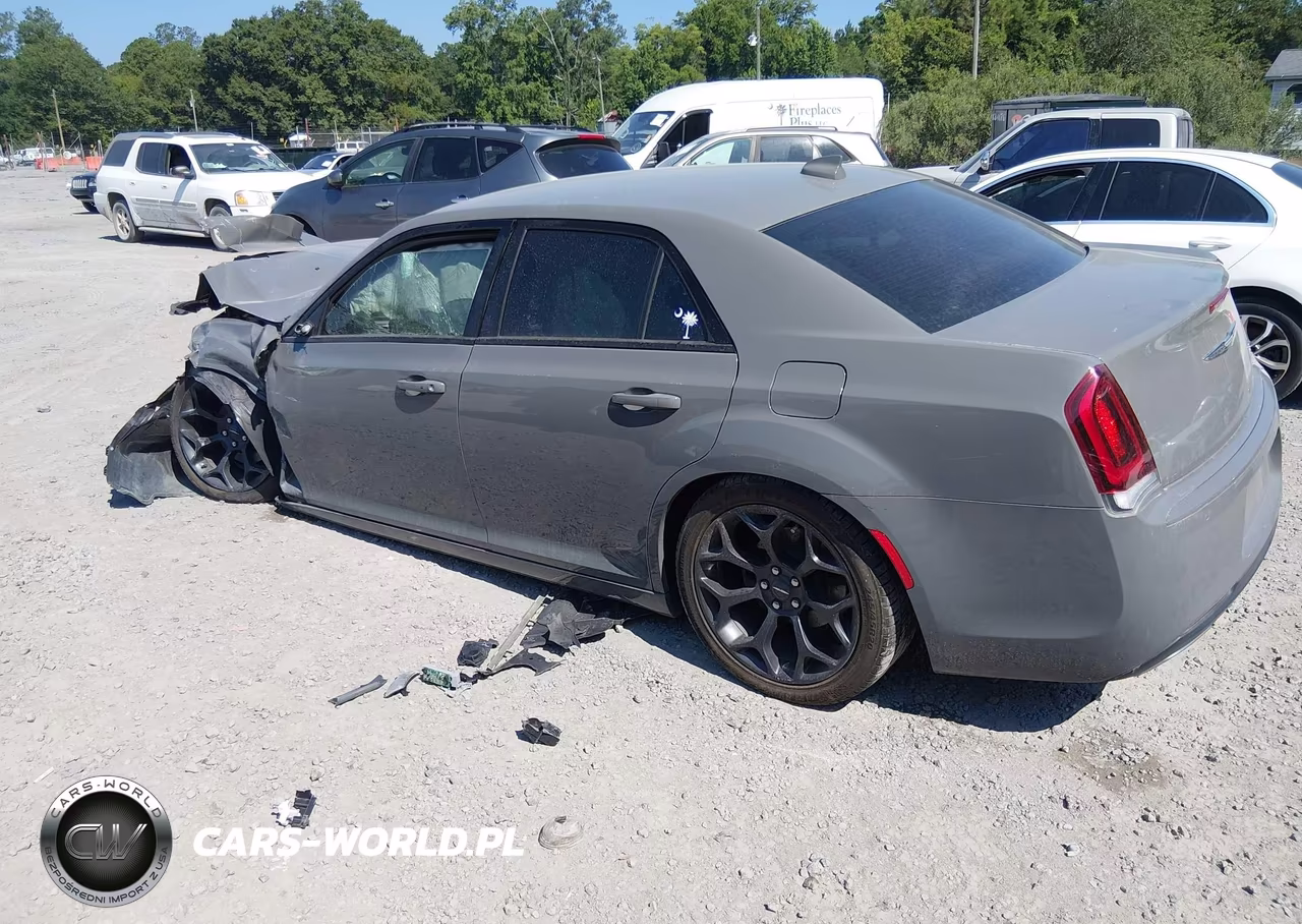 2019 Chrysler 300 300S VIN:2C3CCABG3KH533435 - 3