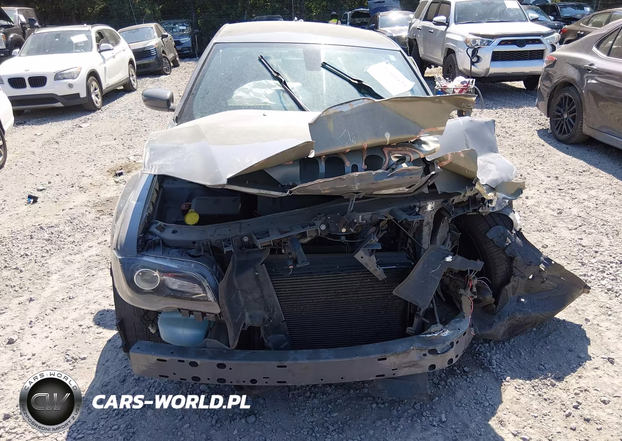 2019 Chrysler 300 300S VIN:2C3CCABG3KH533435 - 6