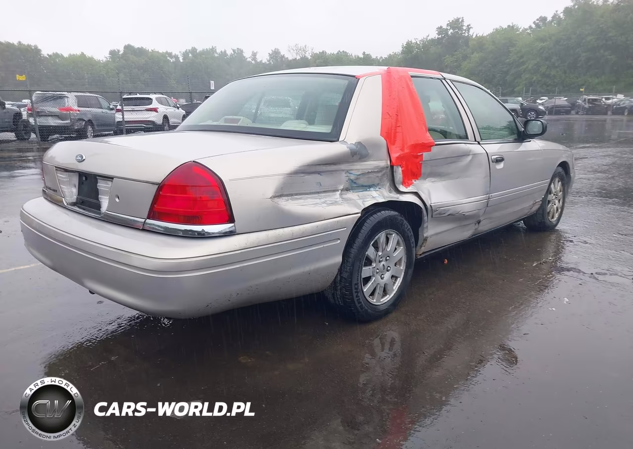 2007 Ford Crown Victoria Lx VIN:2FAFP74V67X142391 - 4