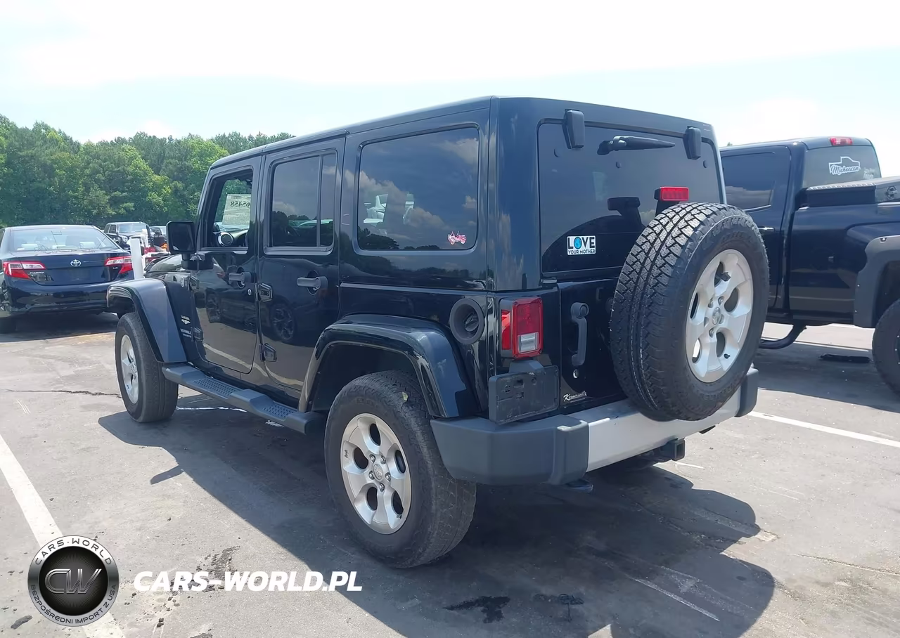2014 Jeep Wrangler Unlimited Sahara VIN:1C4BJWEG3EL117804 - 3