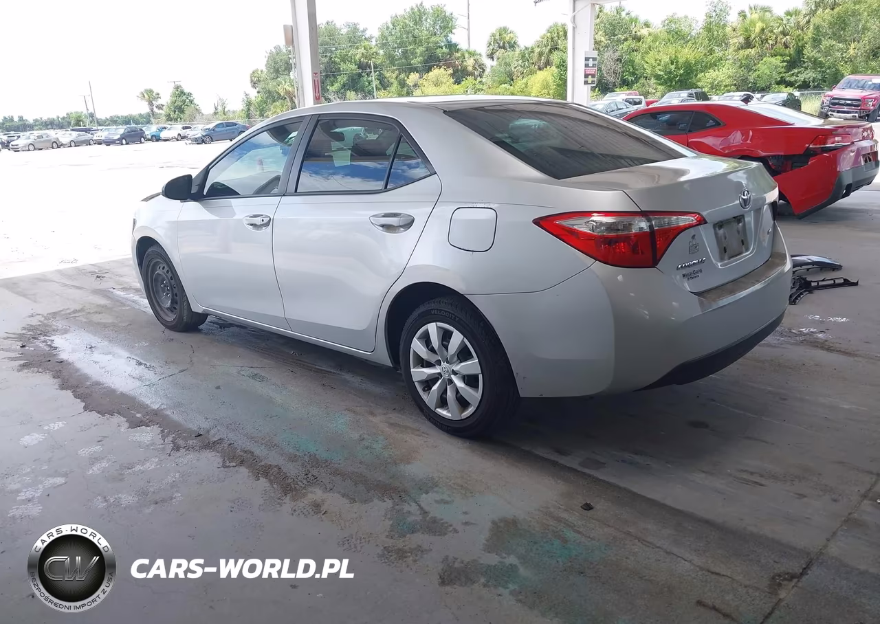 2016 Toyota Corolla Le VIN:5YFBURHE8GP561998 - 3