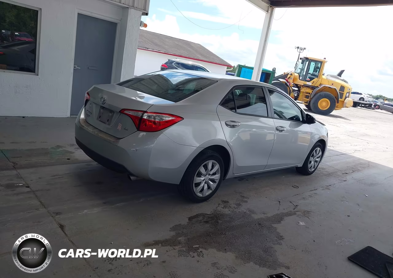 2016 Toyota Corolla Le VIN:5YFBURHE8GP561998 - 4