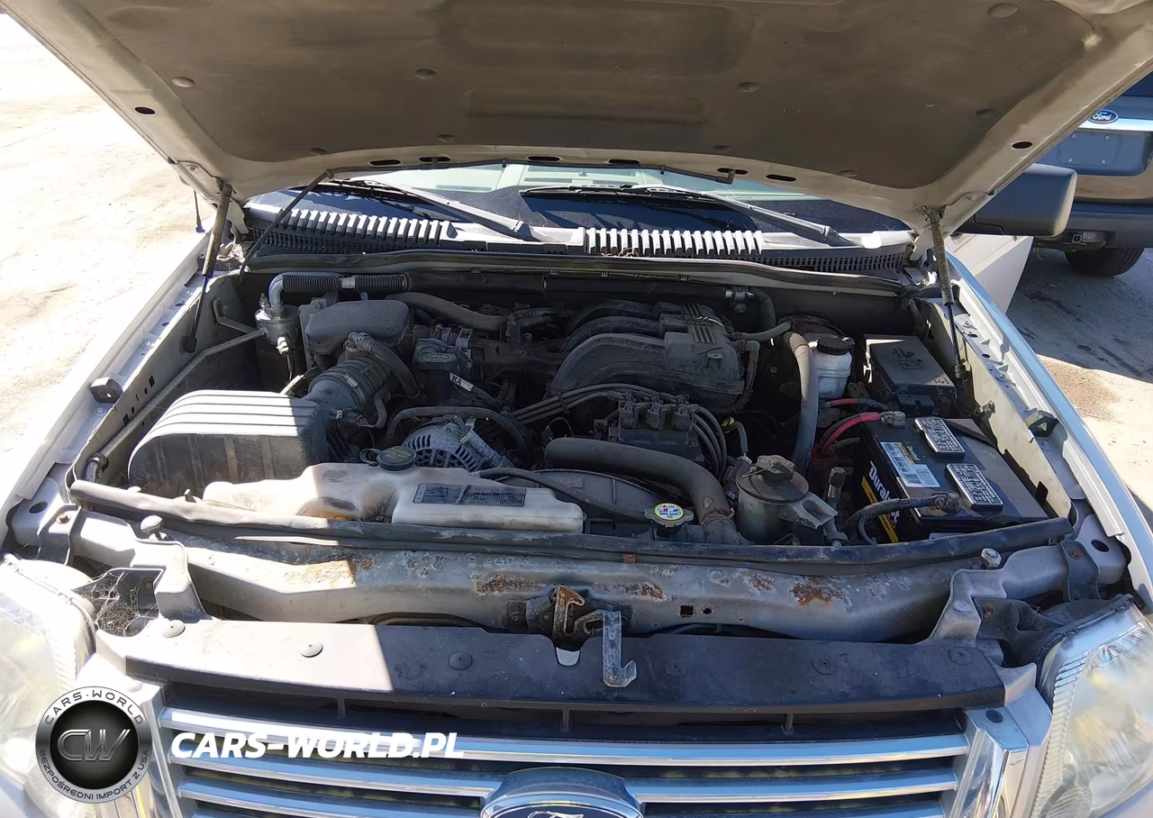 2007 Ford Explorer VIN:1FMEU63E67UA63879 - 10