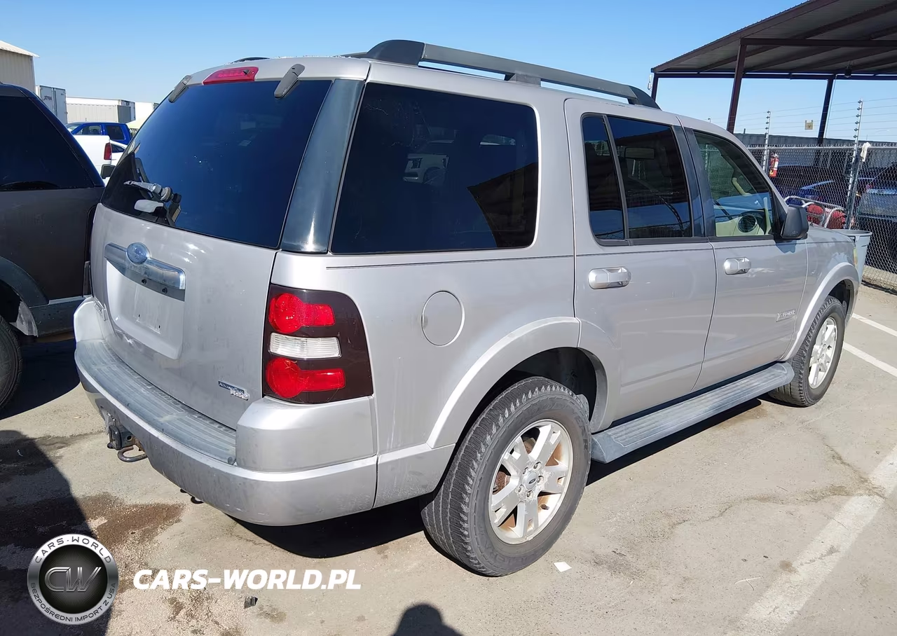 2007 Ford Explorer VIN:1FMEU63E67UA63879 - 4