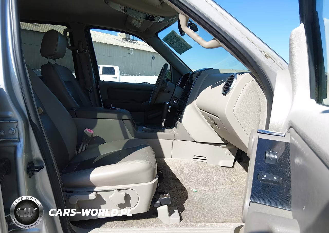 2007 Ford Explorer VIN:1FMEU63E67UA63879 - 5