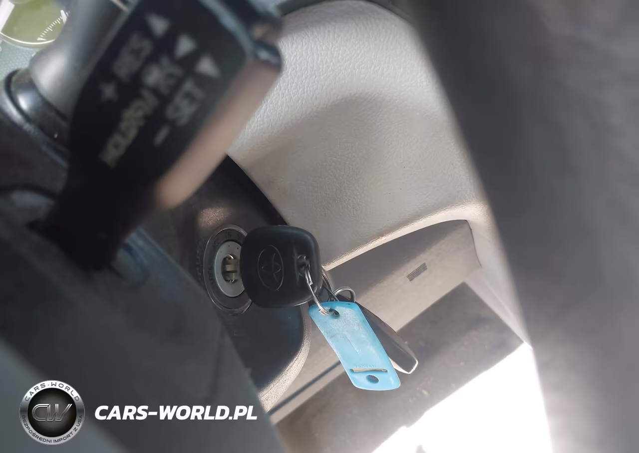 2018 Toyota Sienna L 7 Passenger VIN:5TDZZ3DCXJS960086 - 11