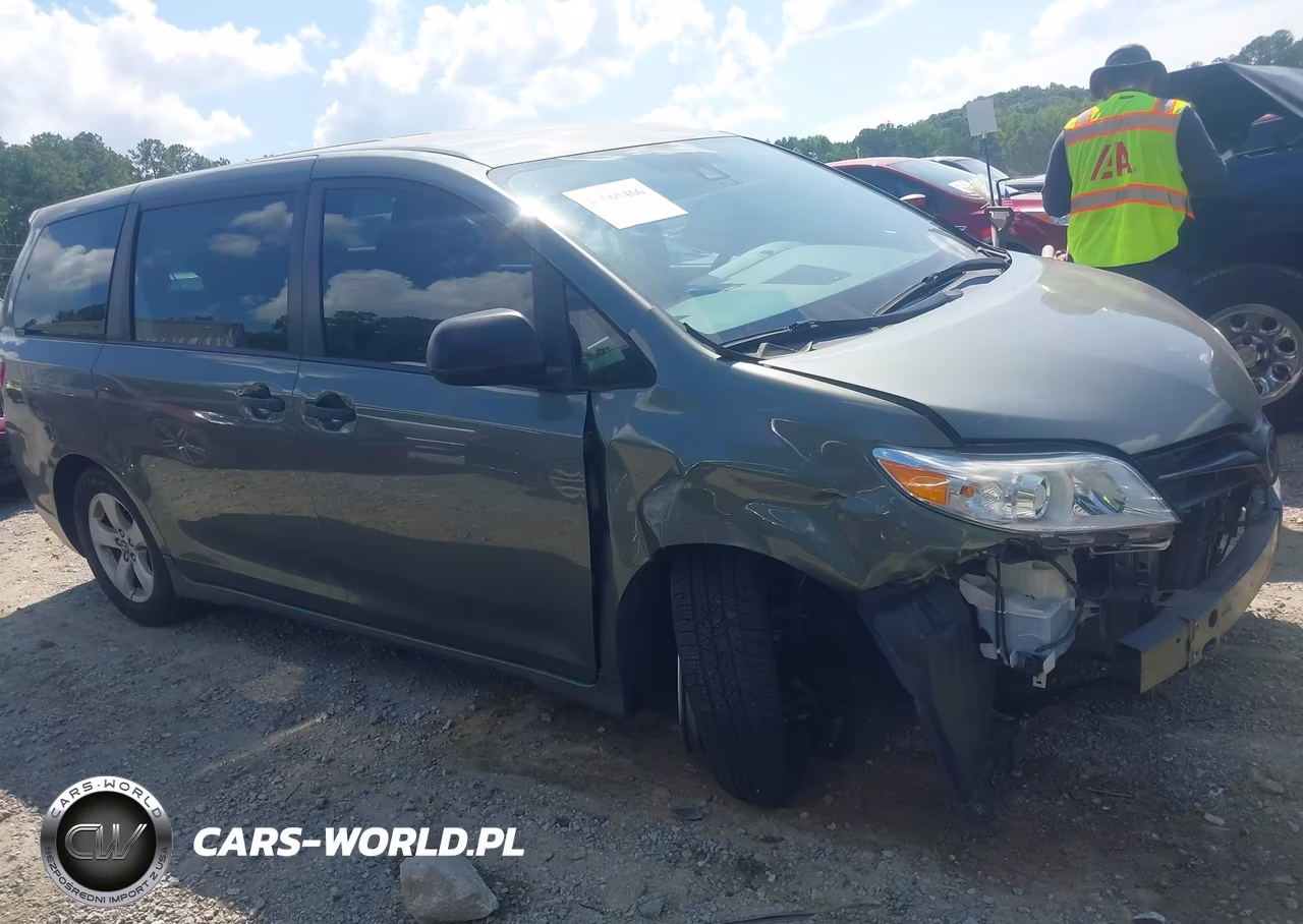 2018 Toyota Sienna L 7 Passenger VIN:5TDZZ3DCXJS960086 - 13