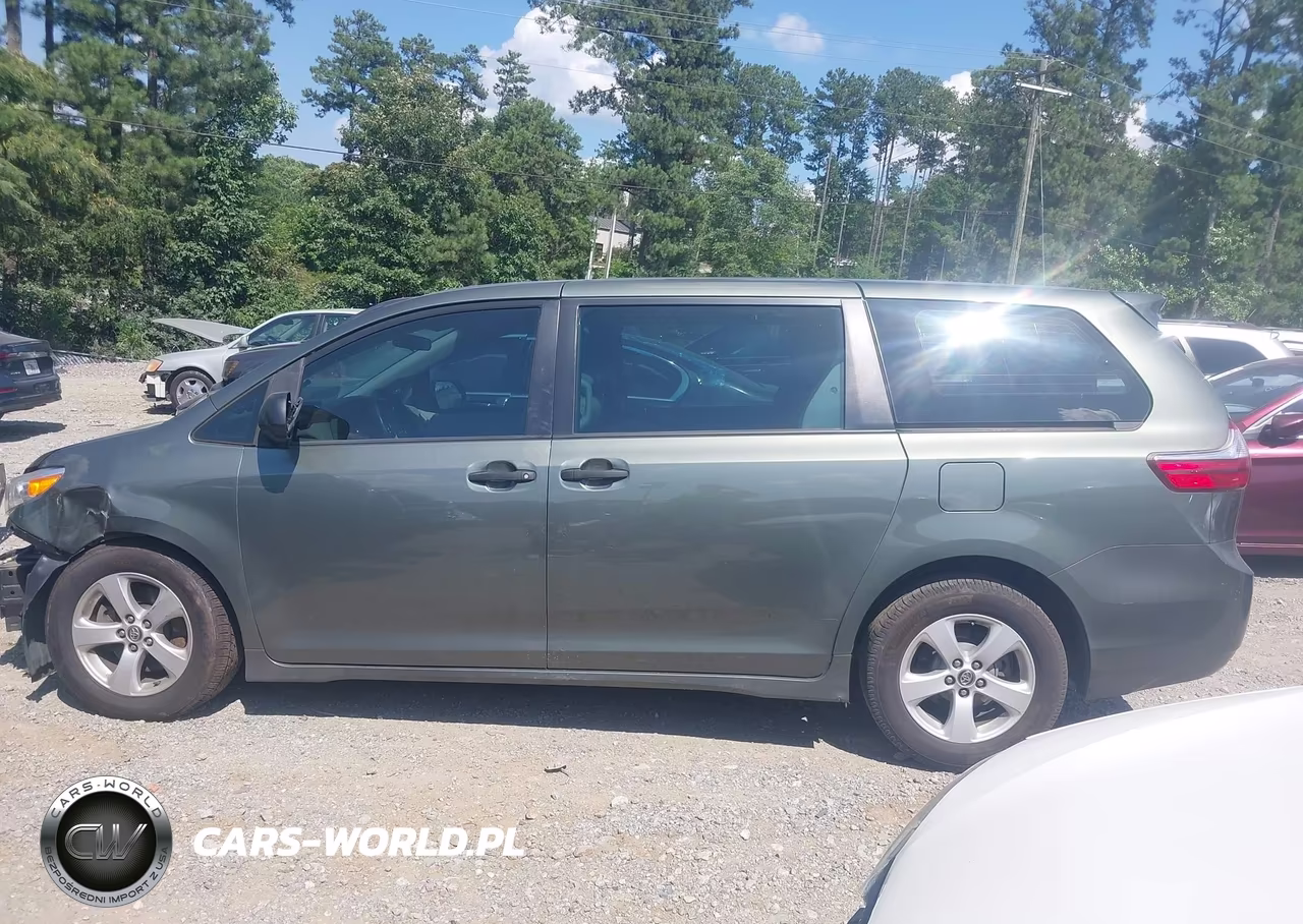 2018 Toyota Sienna L 7 Passenger VIN:5TDZZ3DCXJS960086 - 14