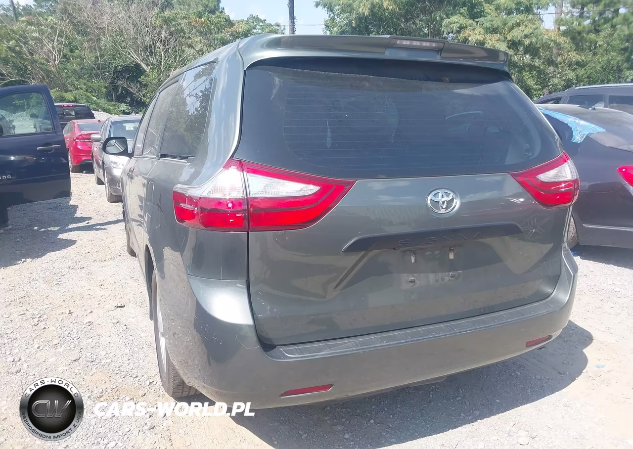 2018 Toyota Sienna L 7 Passenger VIN:5TDZZ3DCXJS960086 - 3