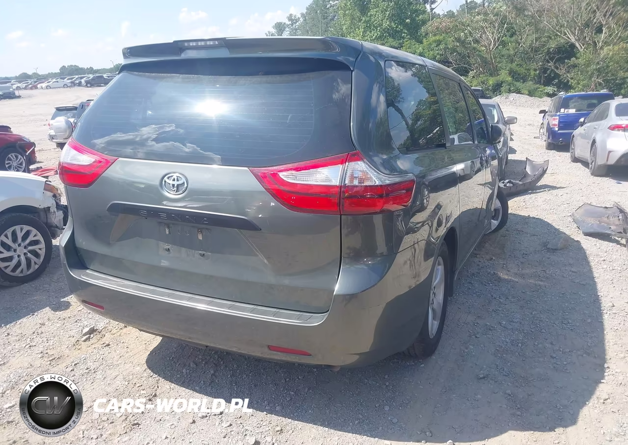 2018 Toyota Sienna L 7 Passenger VIN:5TDZZ3DCXJS960086 - 4