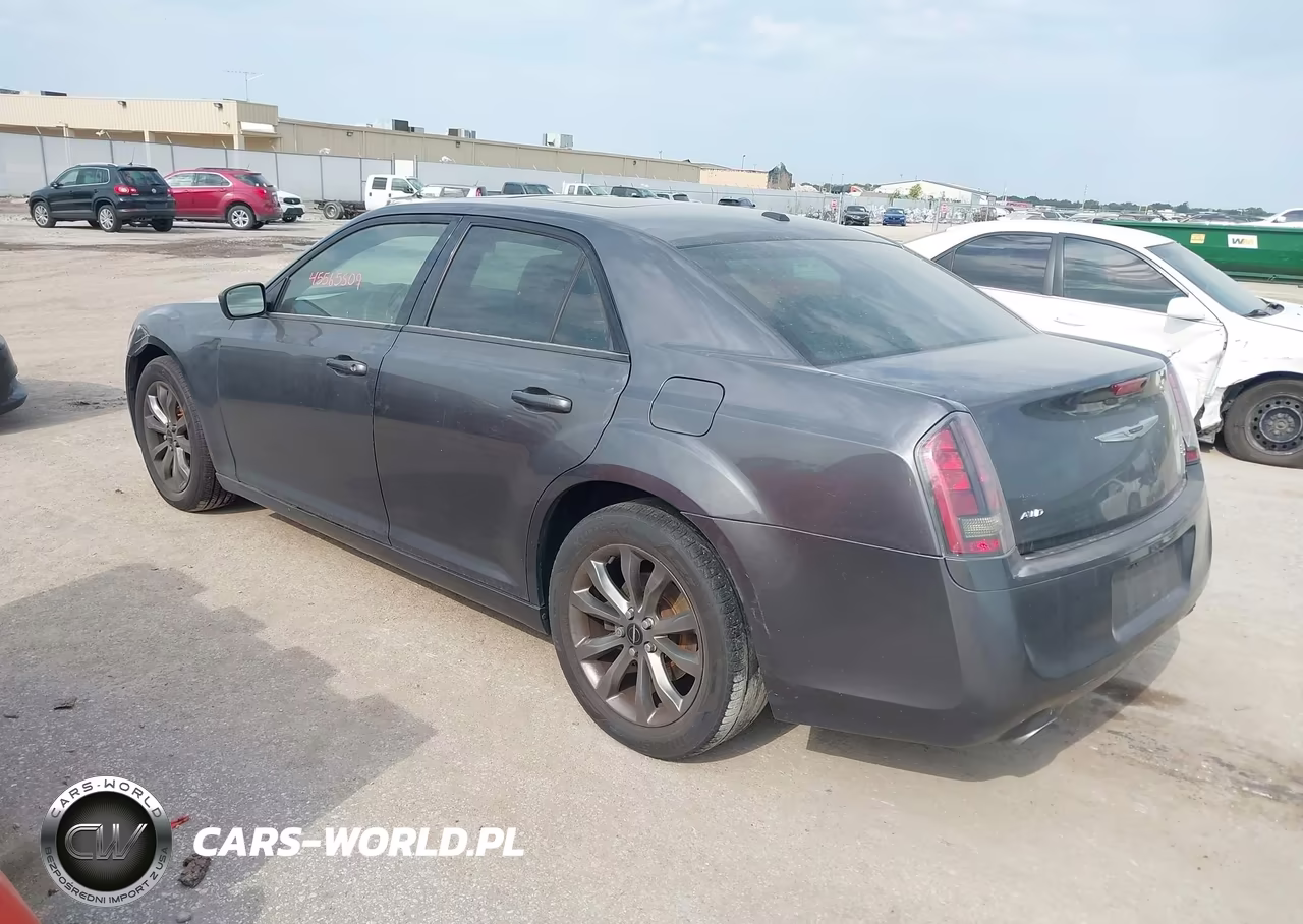 2014 Chrysler 300 300S VIN:2C3CCAGGXEH331365 - 3